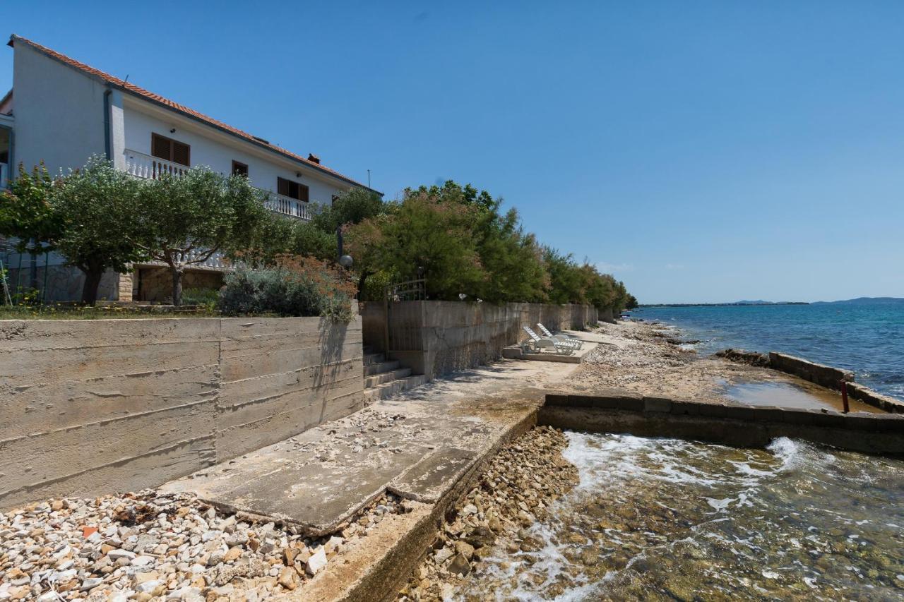 Family Friendly Seaside Apartments Kozino, Zadar - 5756 Petrcane Buitenkant foto