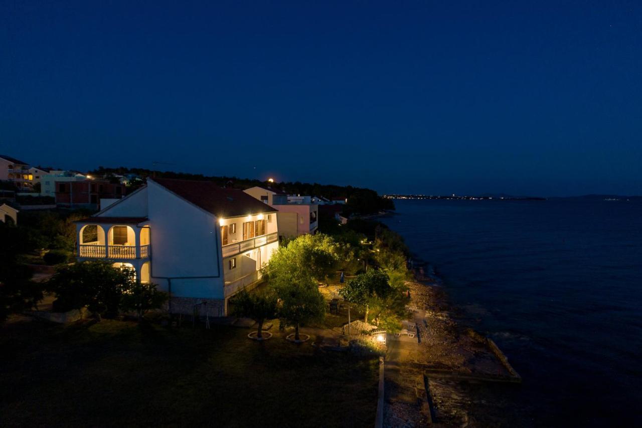 Family Friendly Seaside Apartments Kozino, Zadar - 5756 Petrcane Buitenkant foto