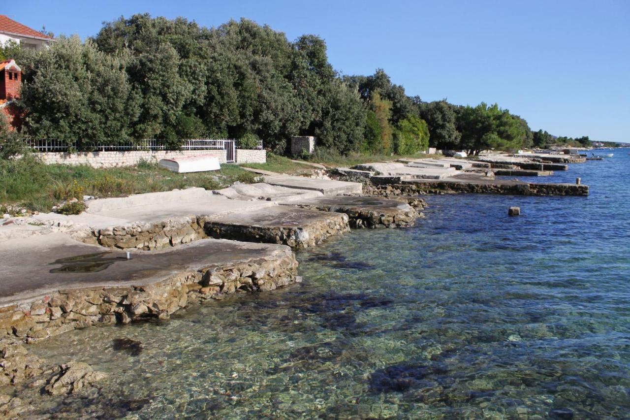 Family Friendly Seaside Apartments Kozino, Zadar - 5756 Petrcane Buitenkant foto