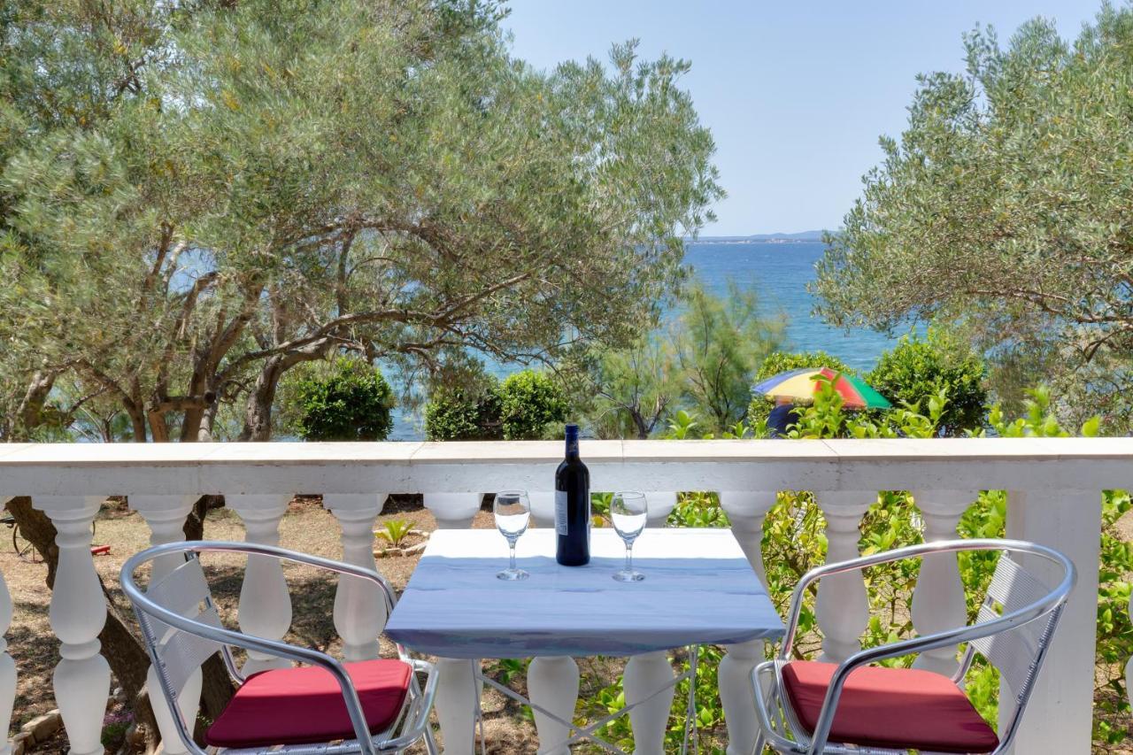 Family Friendly Seaside Apartments Kozino, Zadar - 5756 Petrcane Buitenkant foto